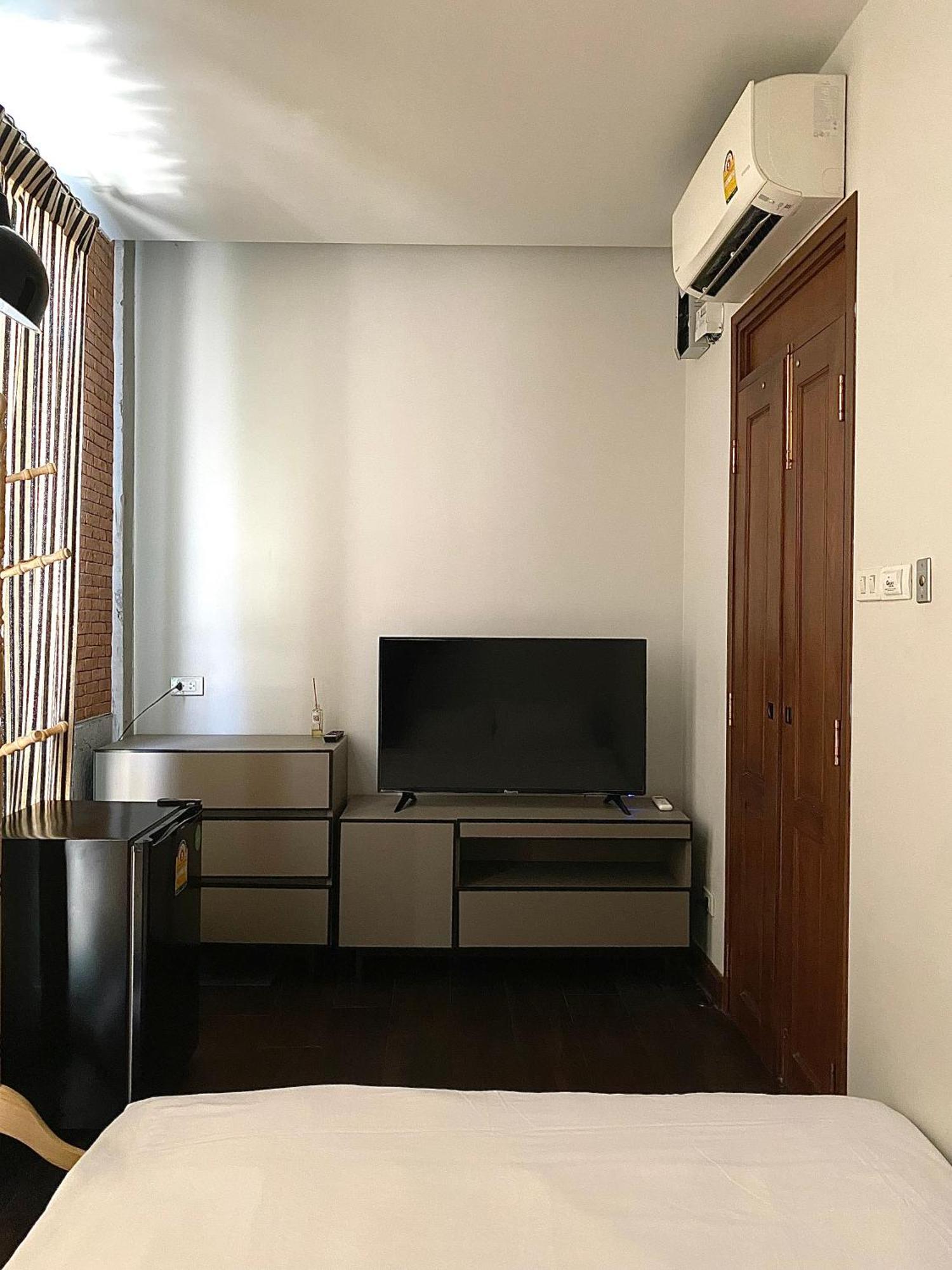 Khunluang Hostel (Adults Only) Chiang Mai Extérieur photo